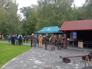 Akcja sadzenia dębów w Nadleśnictwie Brzeziny, 